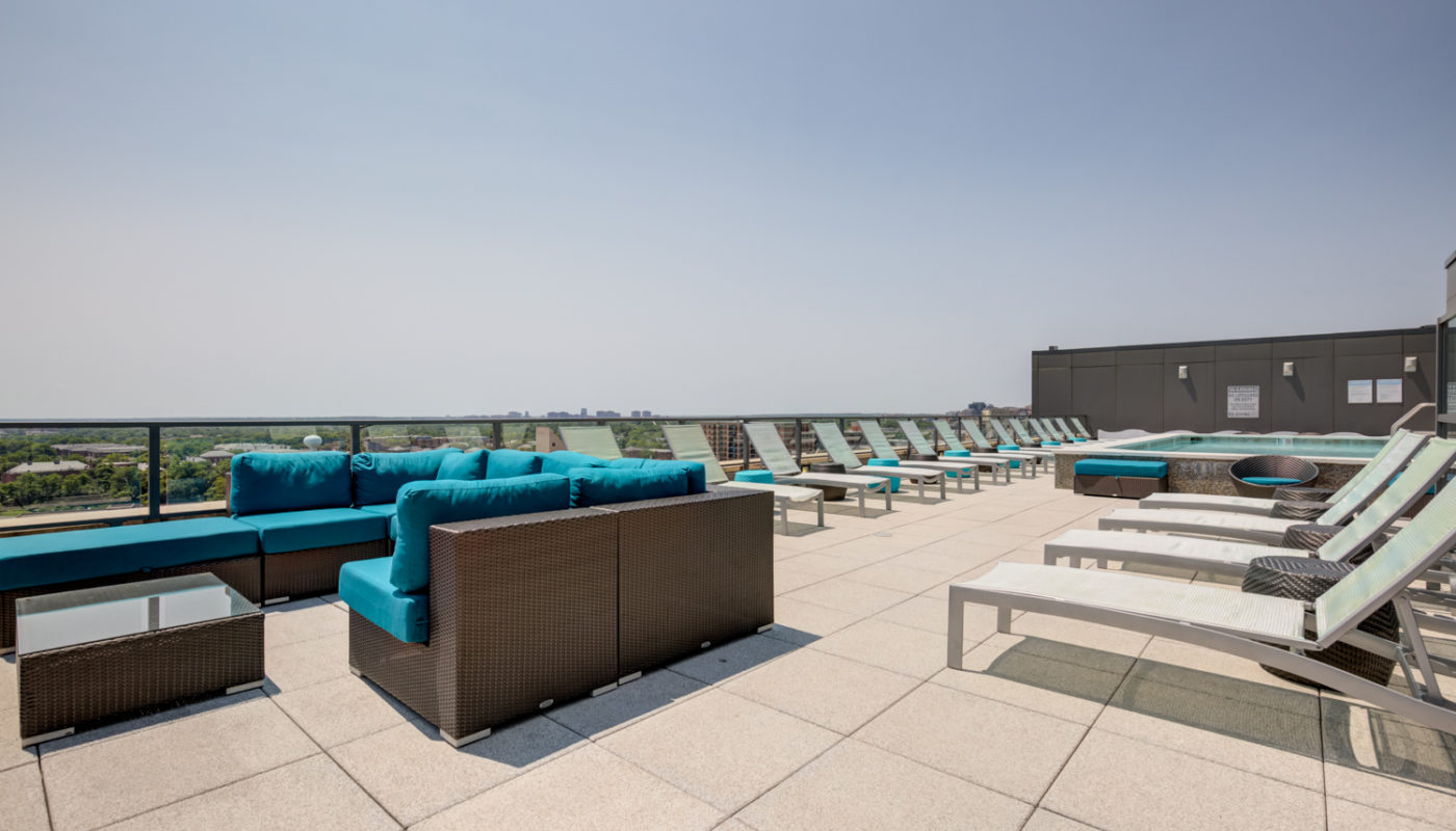 rooftop pool and seating tellus apartments arlington VA