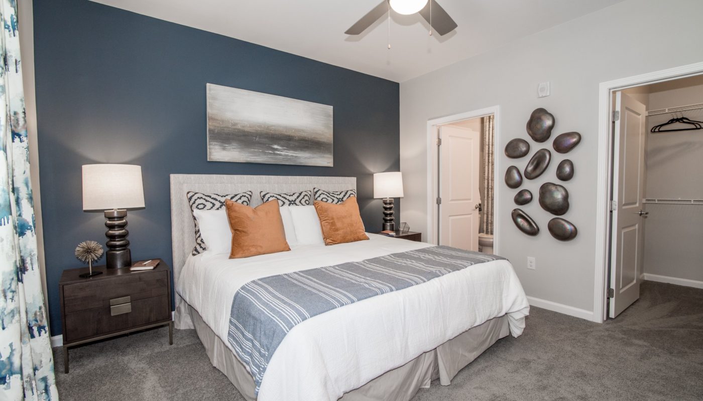 Lodge at Croasdaile Farm Bedroom with Ceiling Fan