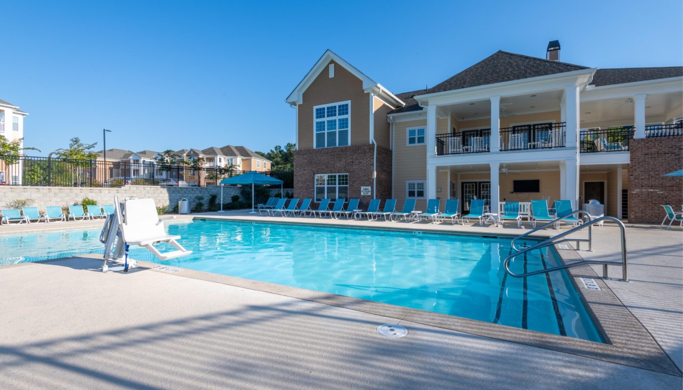 Reserve at White Oak Pool area with Clubhouse